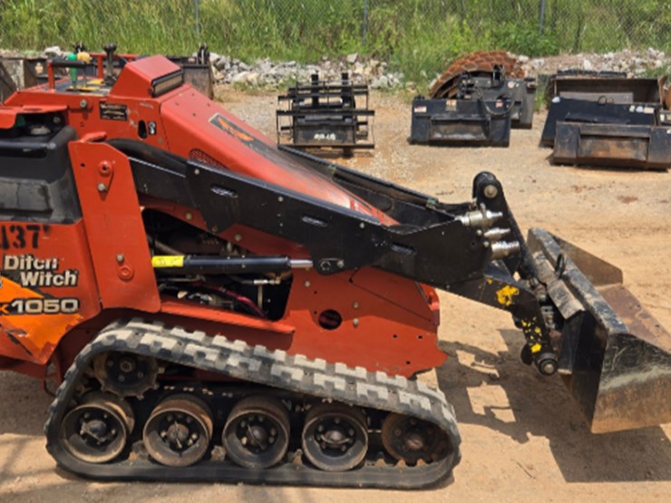 ditch-witch-sk1050-image-1
