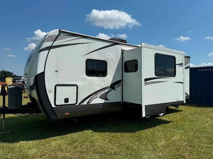 2016-creekside-24'-camper-(slide,-awning,-tandem-image-5