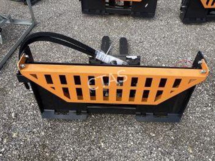 #144-•-wolverine-hydraulic-skid-steer-pallet-forks-image-3