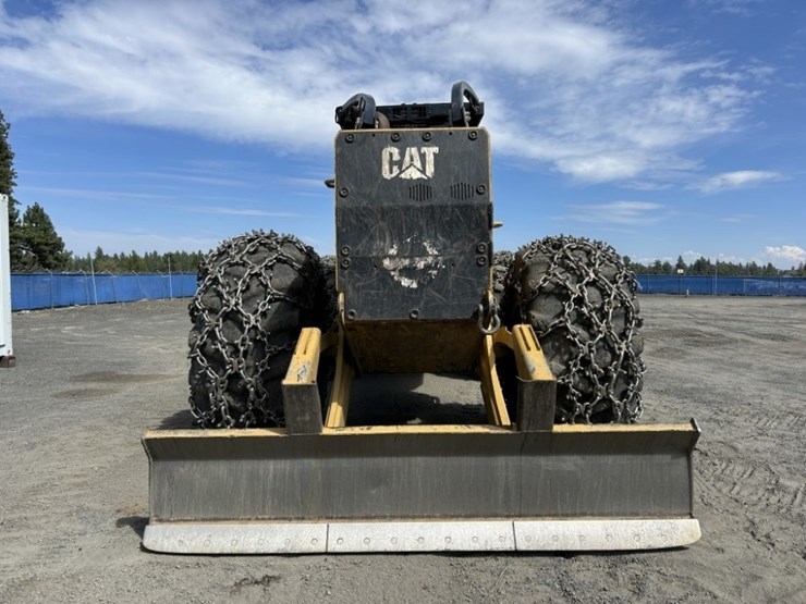 2019-caterpillar-555d-image-8
