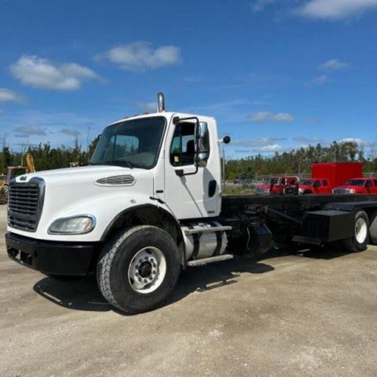 2005 Freightliner M2112 Business Class M2 T/A 1FVH