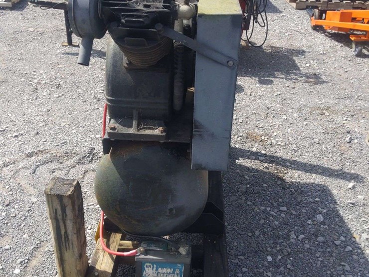 predator-30-gallon-gas-air-compressor-image-4