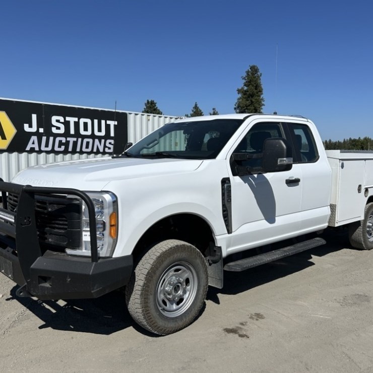 2023 FORD F250 XL