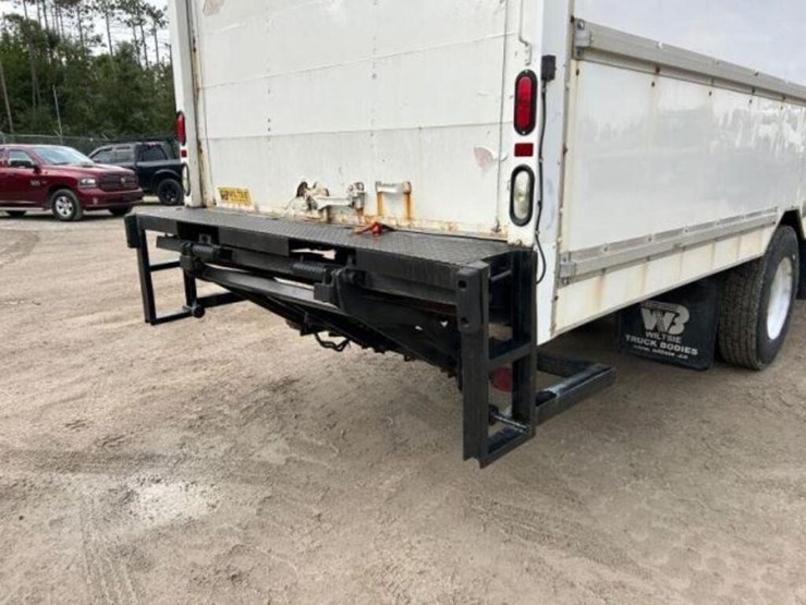 2013-ford-f750-xl-image-23