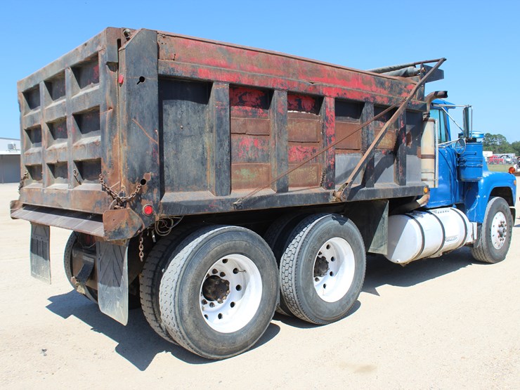 1987-mack-r688st-image-3