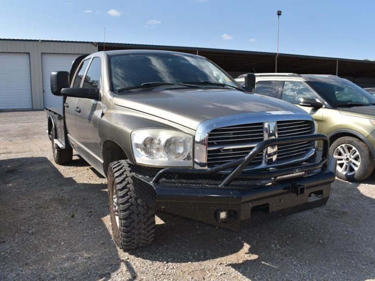 2009-dodge-2500-image-2