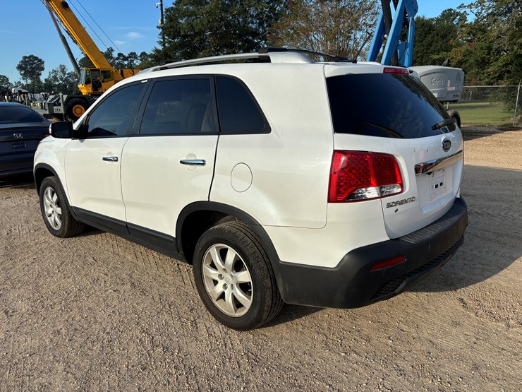 2011-kia-sorento-image-4