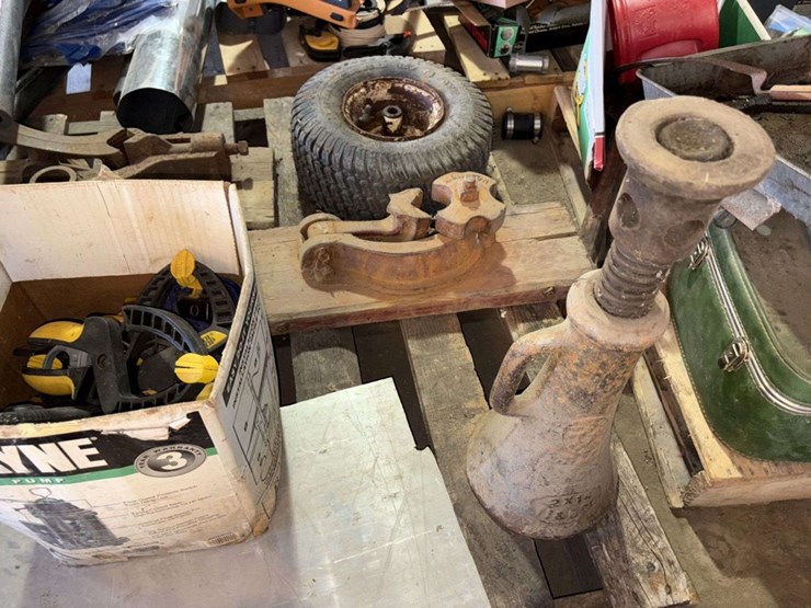pallet-of-clamps,-screw-jack,-wheel,-buying-all-for-one-money-image-2