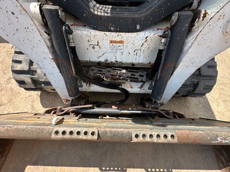 2016-bobcat-t740-image-21