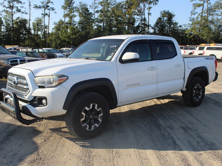 2017-toyota-tacoma-image-1
