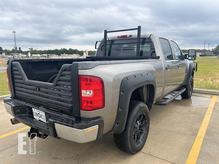 2012-chevrolet-2500hd-image-6