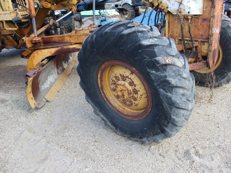 caterpillar-12-image-8