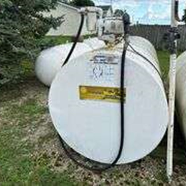 1000 gal Diesel Fuel Tank w/electric pump