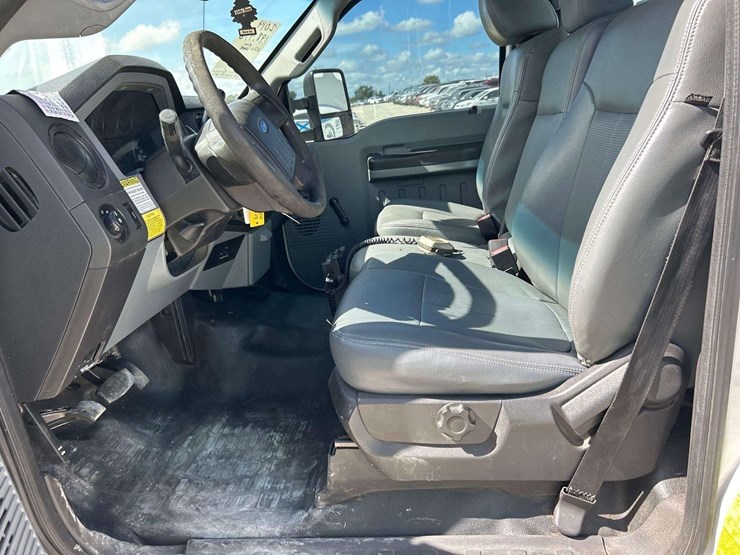 2014-ford-f550-image-12