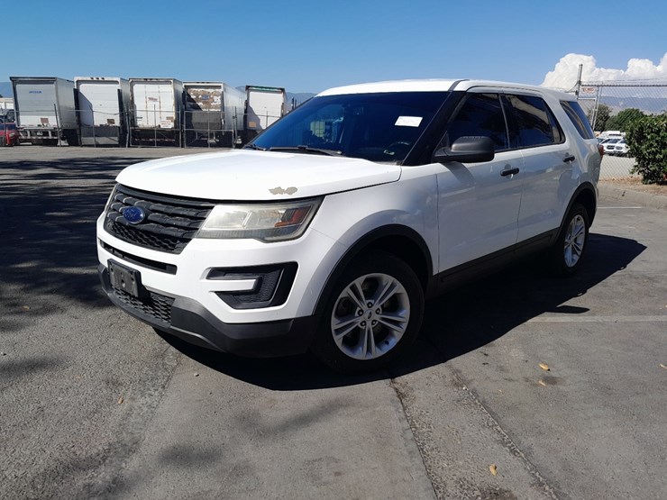 2017-ford-explorer-image-2