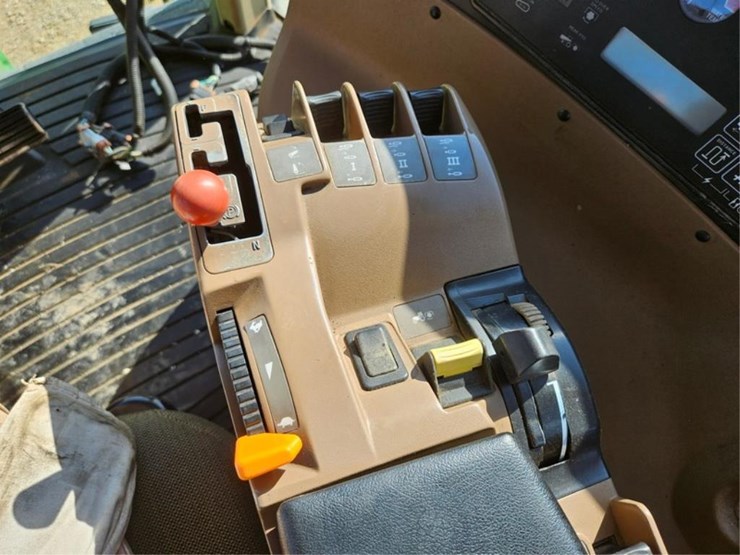 john-deere-8400t-image-32