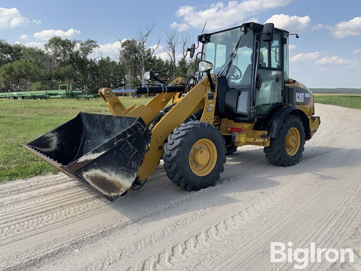 2019-caterpillar-906m-image-1
