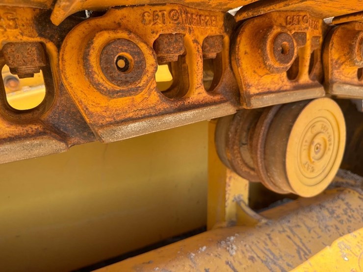 2017-caterpillar-d6k2-lgp-image-11