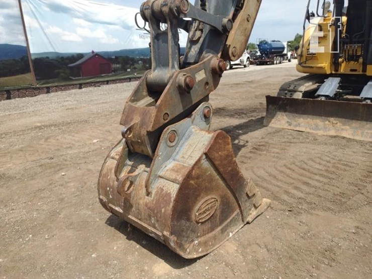 2019-deere-135g-image-17