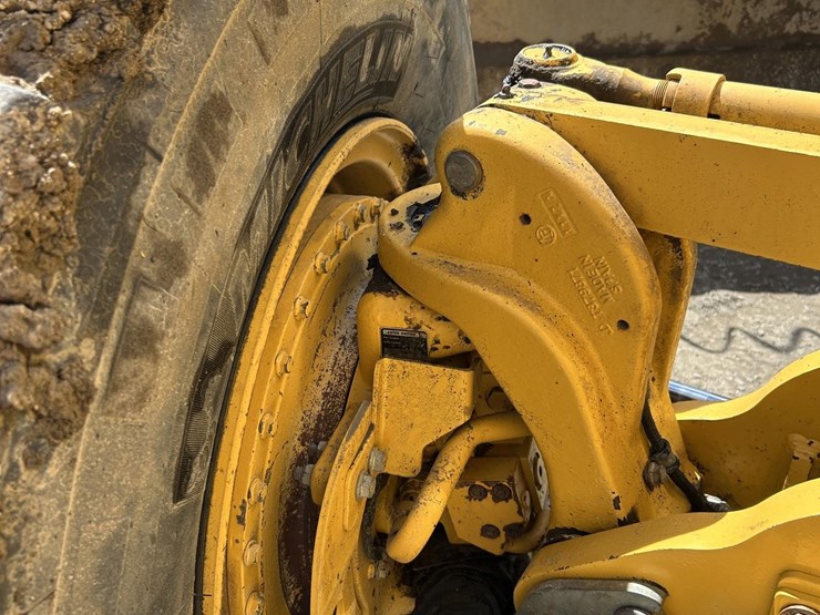 2018-deere-872gp-image-44