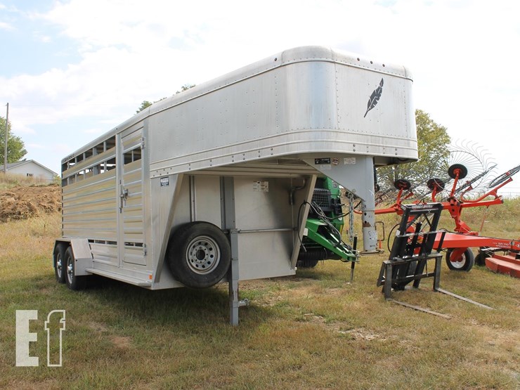 2014-featherlite-16'-trailer-image-2