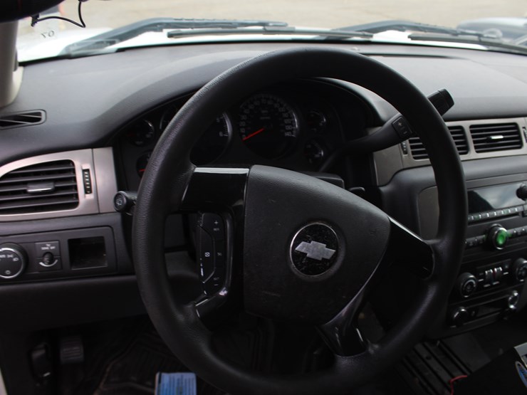 2012-chevrolet-tahoe-image-9