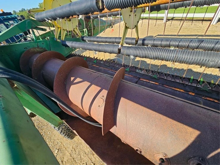 john-deere-216-image-17