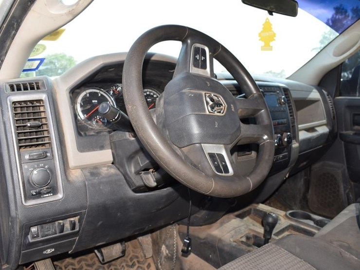 2011-dodge-2500-image-6