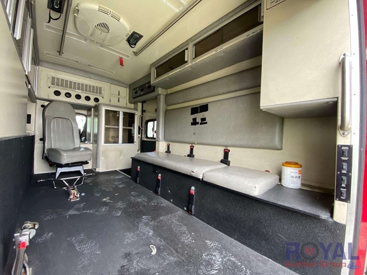 2015-international-durastar-4300-image-27