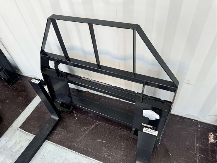 mower-king-sa25051303g-pallet-fork-attachment-image-4