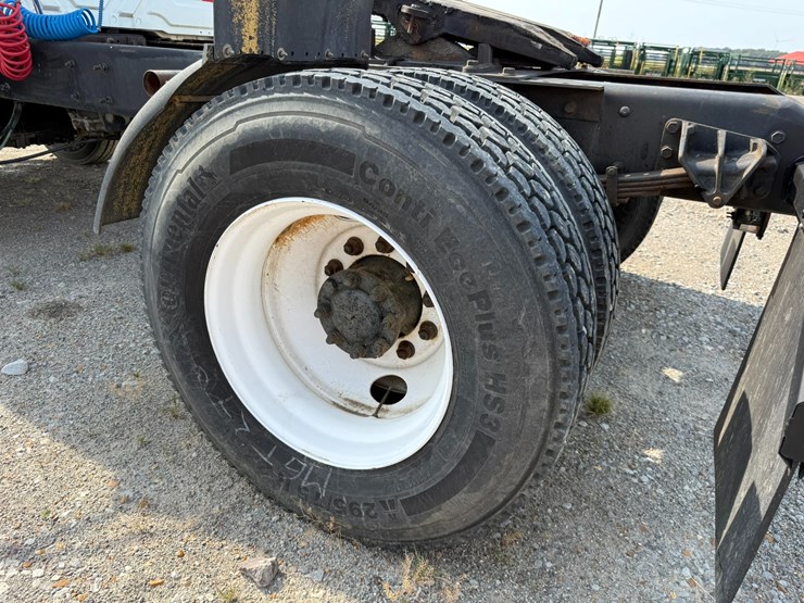2006-international-durastar-4400-image-16