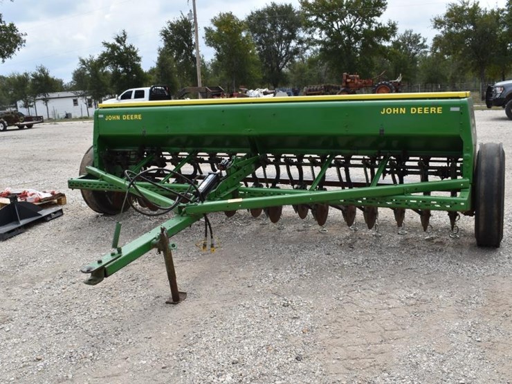 john-deere-8300-image-1