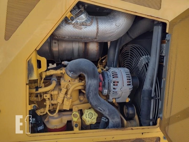 2022-deere-450k-image-39