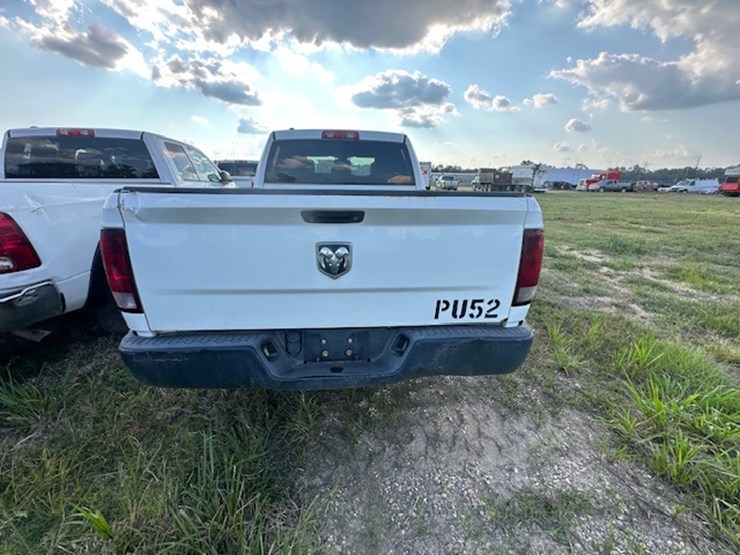 2015-dodge-1500-image-11