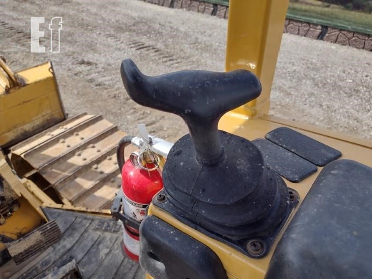 2004-deere-650h-image-9