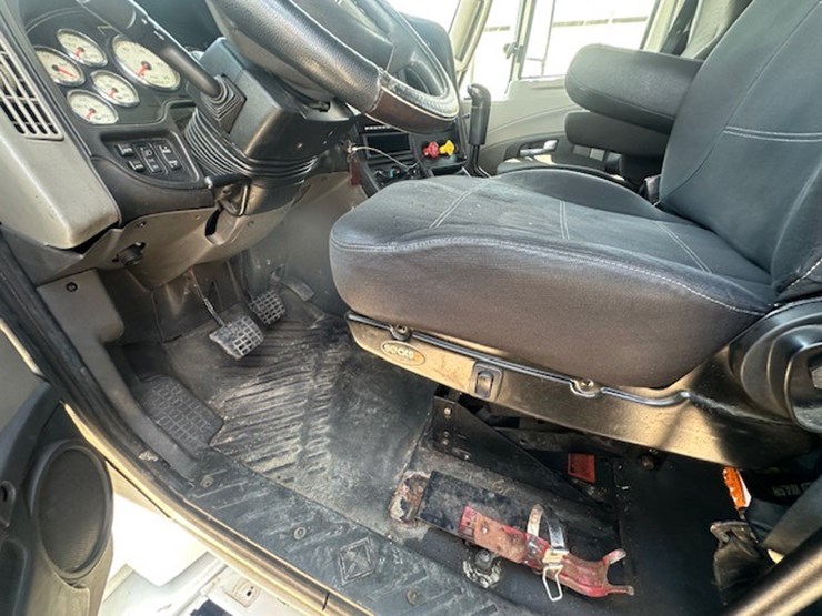 2015-international-prostar-image-58