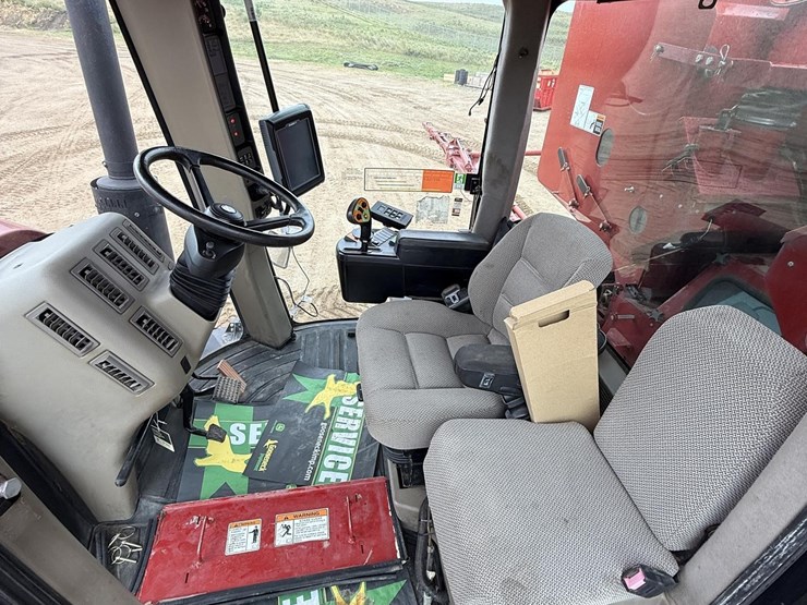 2010-case-ih-titan-3520-image-65