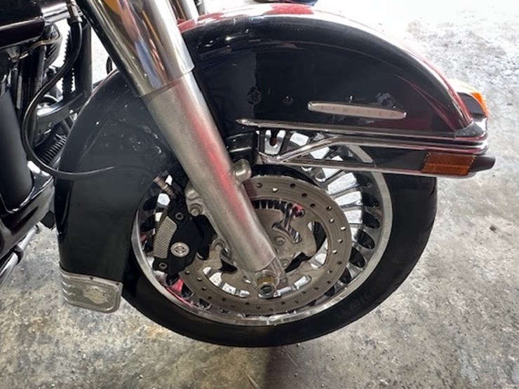 #111-•-2010-harley-ultra-limited-image-26