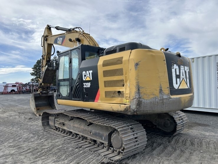 2017-caterpillar-320fl-image-3