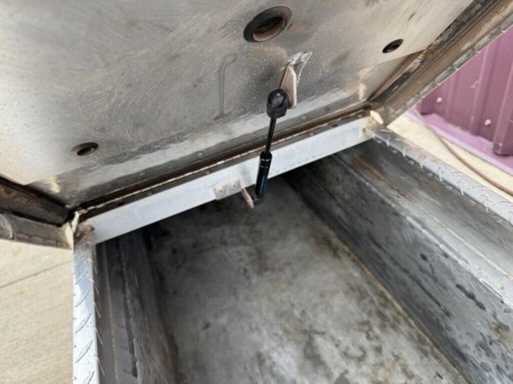 crossover-pick-up-tool-box-image-3