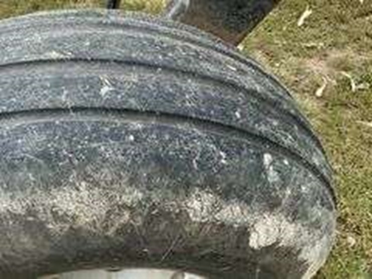 2011-case-ih-870-ecolo-tiger-disk-ripper-7-shank,-spring-loaded-shanks,-hyd.-front-discs,-image-22