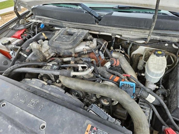 2011-gmc-3500-image-11