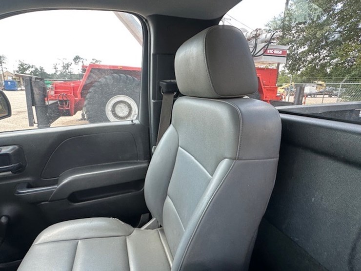 2014-chevrolet-silverado-image-28