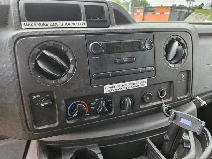2018-ford-e450-image-28