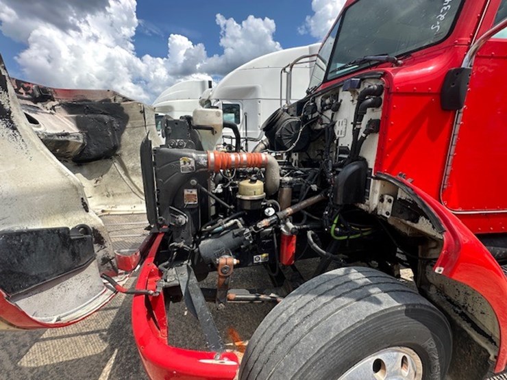 2008-peterbilt-335-image-53