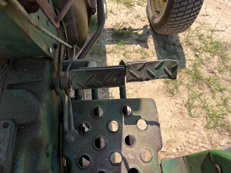 john-deere-1050-image-22