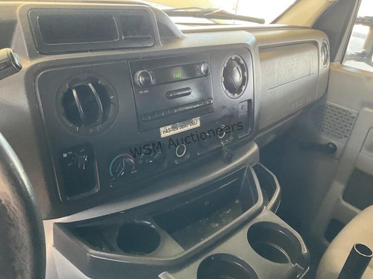 2011-ford-cargo-image-23
