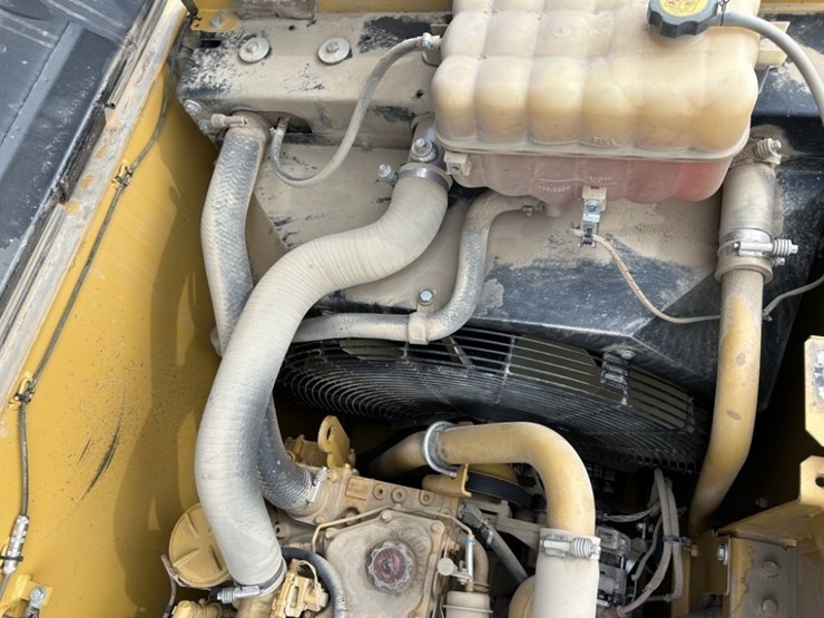 2017-caterpillar-320fl-image-44