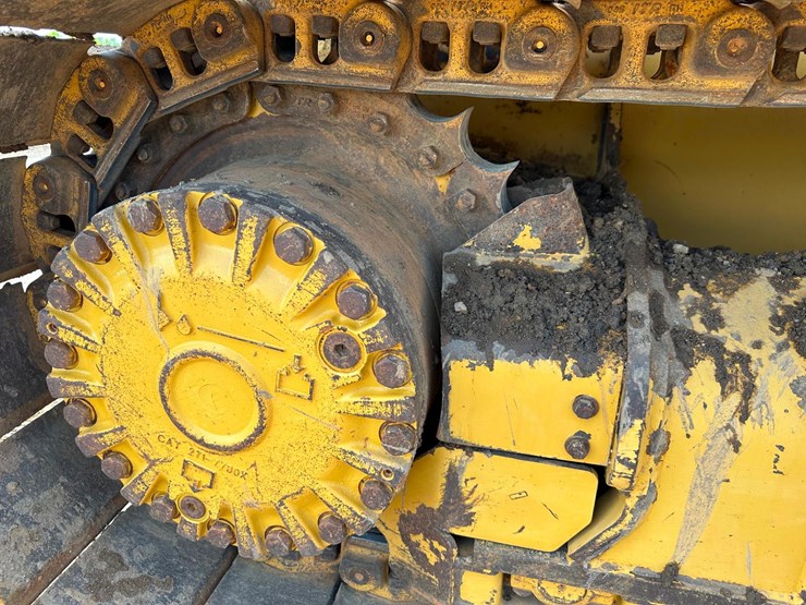 2017-caterpillar-d5-image-14