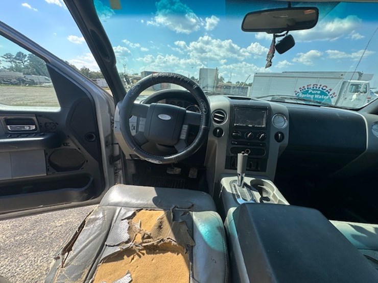 2004-ford-f150-image-32